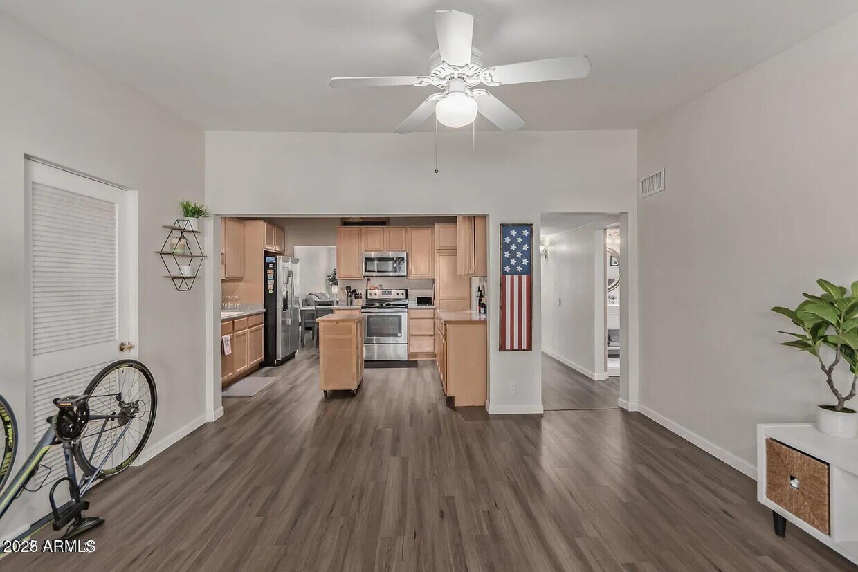 Foto principal - 6108 N 12th Pl