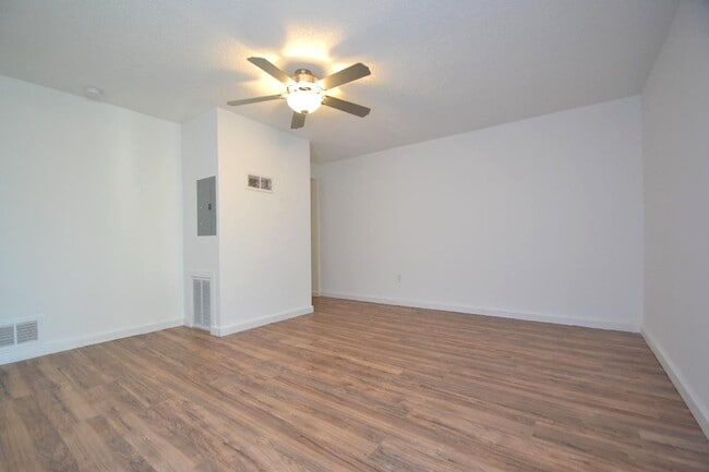 Building Photo - 361 Locust St