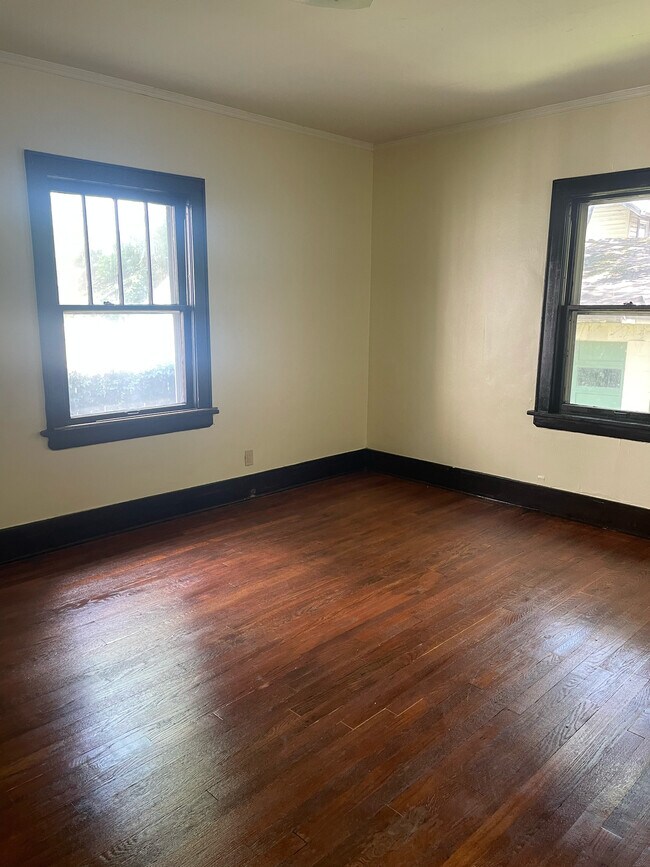 Habitación 1 - 853 N Howard St