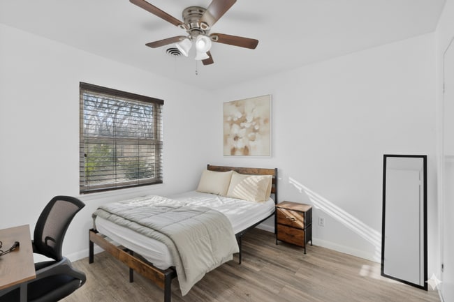 Foto del edificio - 404 Nottingham Dr