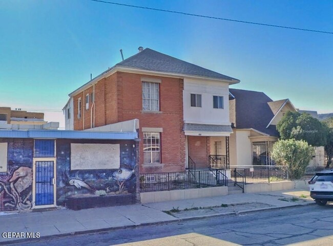 Foto del edificio - 1526 Yandell Dr