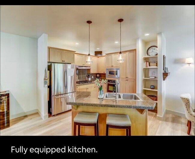 Building Photo - 1294 E Winding Creek Dr