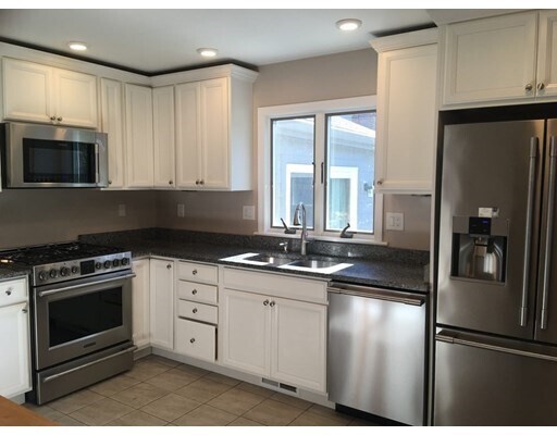 Primary Photo - 79 Corning St