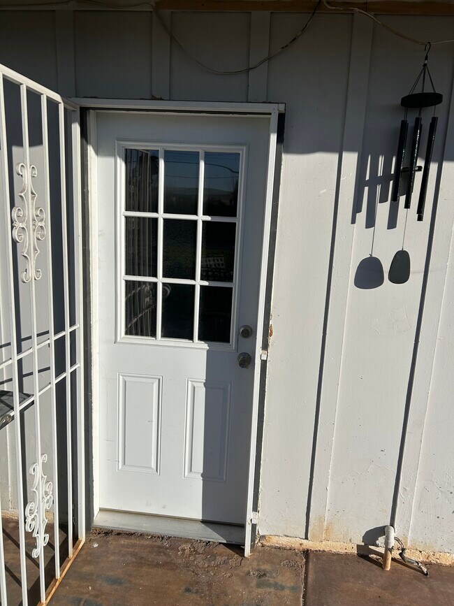 Building Photo - 2205 Bridlewood Dr