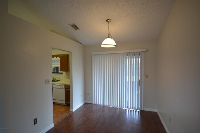 Foto del edificio - 131 Hammock Rd SE
