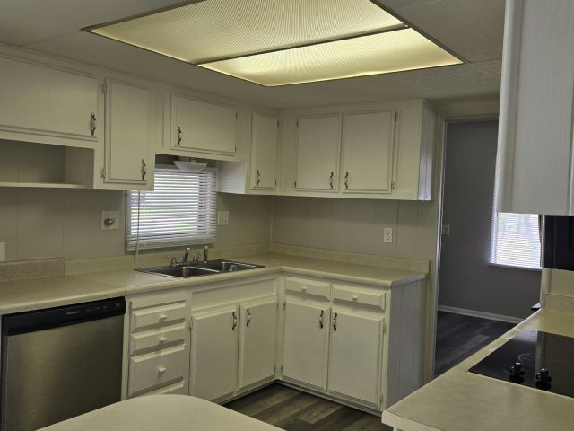 Foto del edificio - 311 49th Ave Terrace W