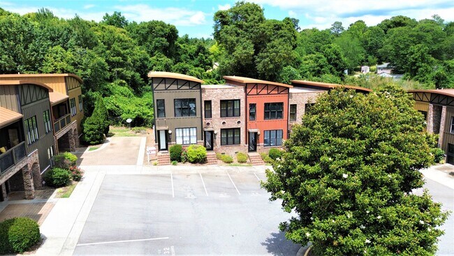 Building Photo - Urban Lofts 440 - Available August 2025!
