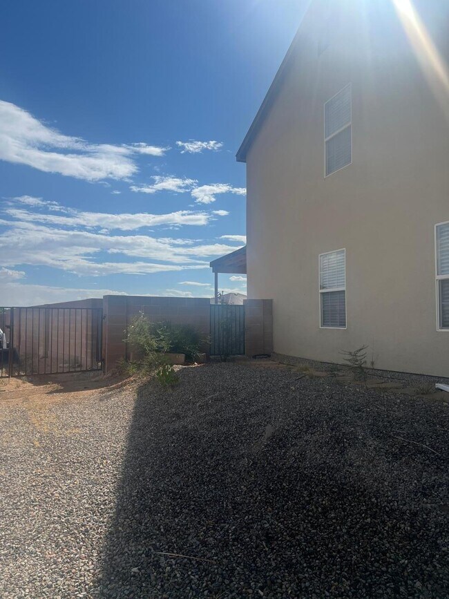 Foto del edificio - 5307 Mayhill Pl NE