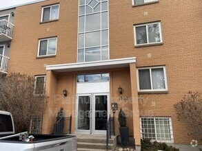 Building Photo - 1502-121 21 Ave SW