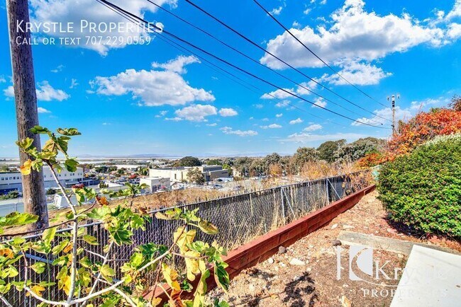 Foto del edificio - 949 N Camino Alto