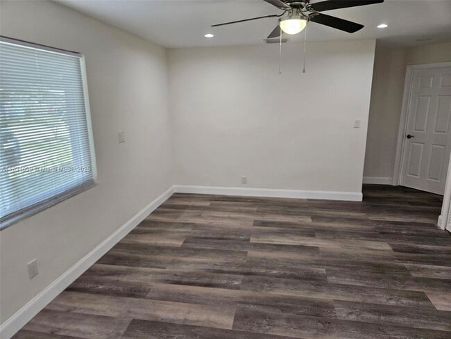 Foto del edificio - 2551 NE 7th Terrace