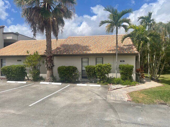 Foto del edificio - 952 Mockingbird Ln