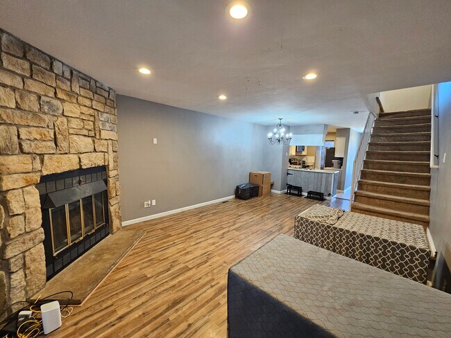 Foto del edificio - 4125 Charleston Dr