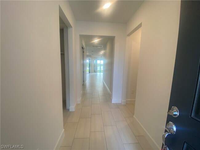 Building Photo - 16261 Rosemallow Ln