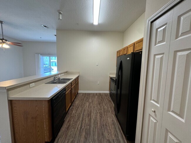 Building Photo - Move In Special! 1/2 Off 1st Months Rent T...