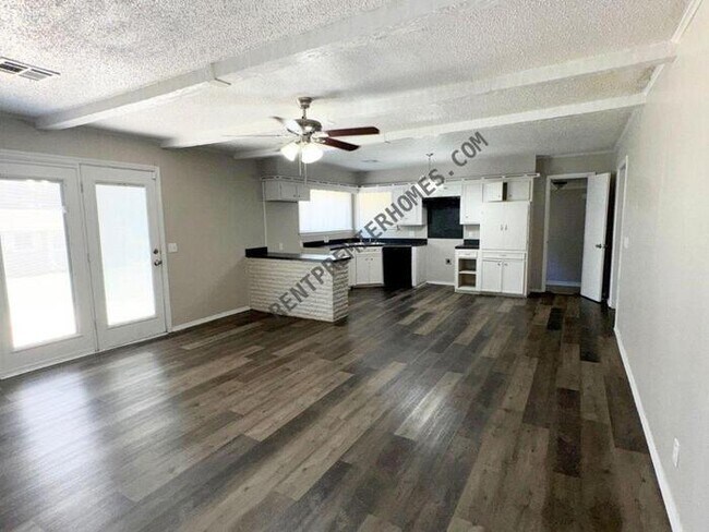 Foto del edificio - 3041 SW 40th Pl