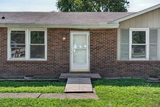 Building Photo - 573 Waldorf Dr