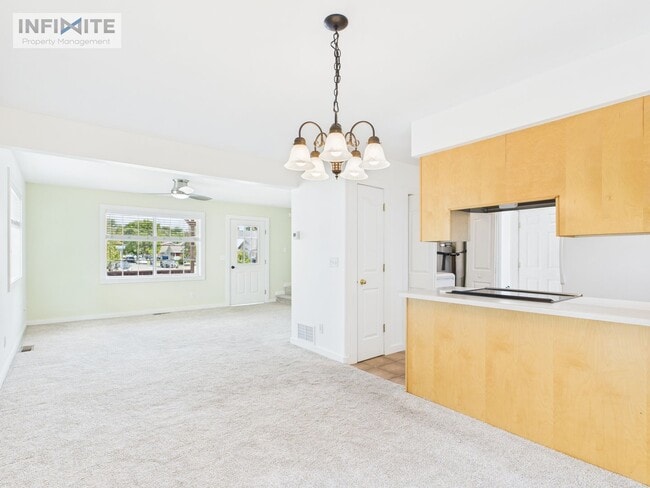 Foto del edificio - 3 Bedroom with a One Car Garage