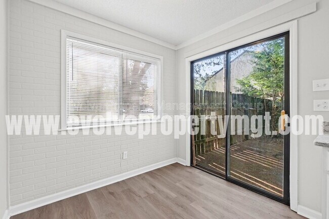 Foto del edificio - 5535 Quail Thicket