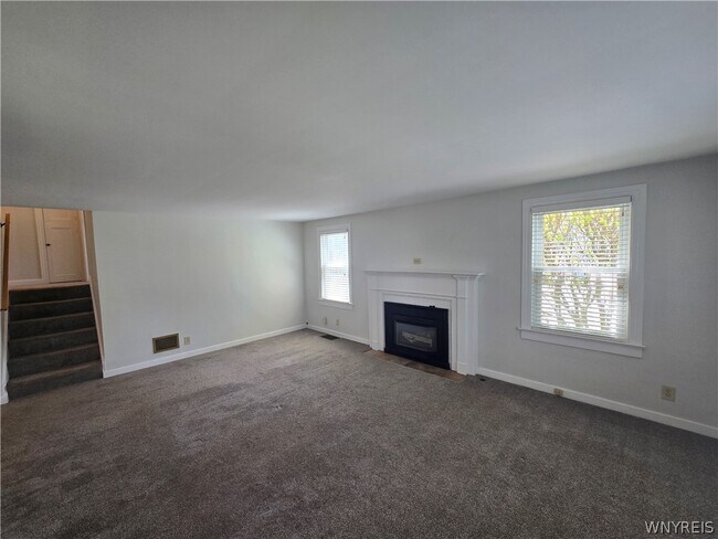 Foto del edificio - 4289 Harris Hill Rd