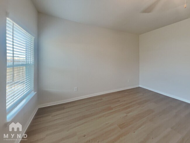 Foto del edificio - 15635 Plum Brk Dr