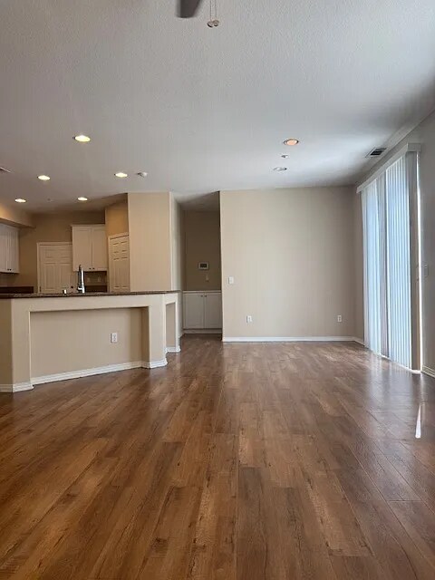 Foto del edificio - 375 Deodar St