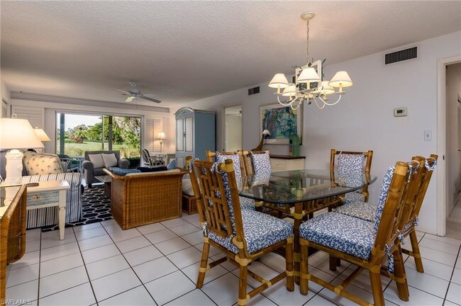 Foto del edificio - 221 Cypress Way E