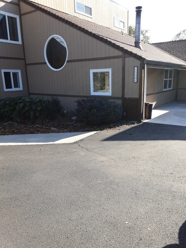 Primary Photo - 21445 Wilcox Rd