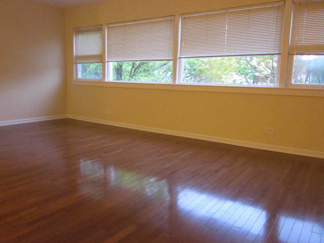 Foto del edificio - 5618 N St Louis Ave