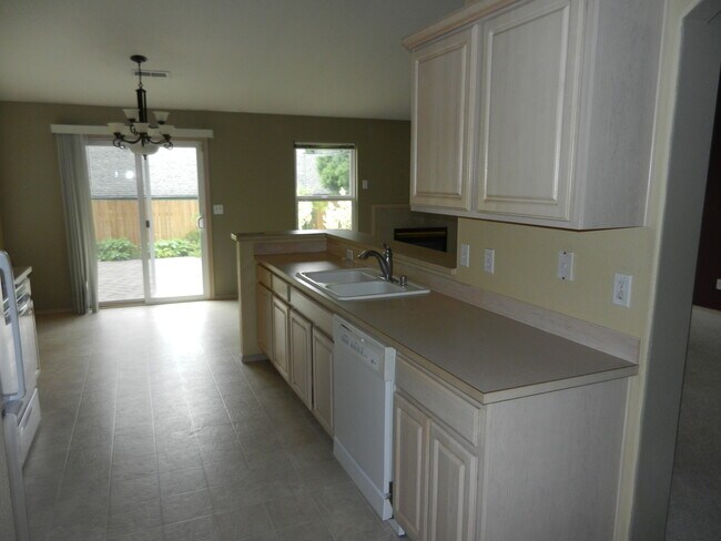 Foto del edificio - 3 Bedroom Ranch Style Home With Great Layo...