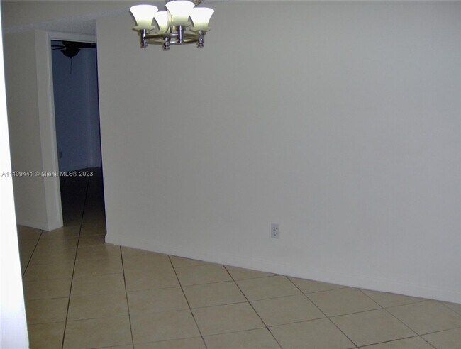 Foto del edificio - 11216 SW 12th St