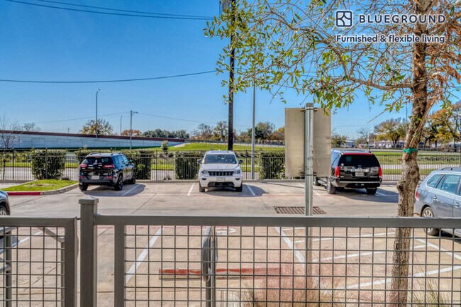 Foto del edificio - 720 Airport Blvd
