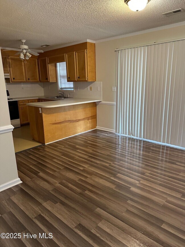 Foto del edificio - 3917 Sterling Pointe Dr