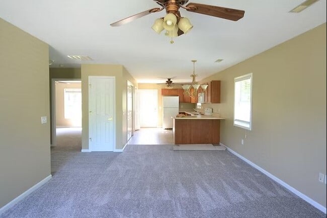 Building Photo - 1109 N Don St