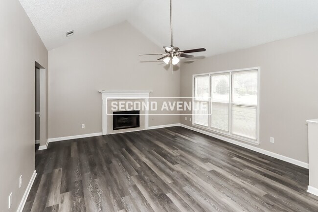 Foto del edificio - 142 Crown Forest DR