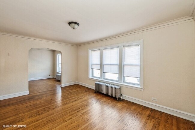 Foto del edificio - 5427 W Montrose Ave