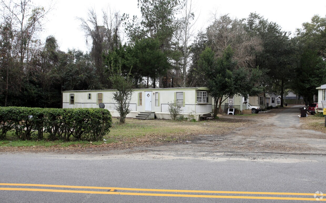 Building Photo - 1301 Erckmann Dr