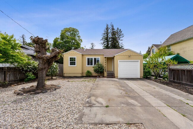 Building Photo - 2 bed 1 bath St Helena Home available to r...