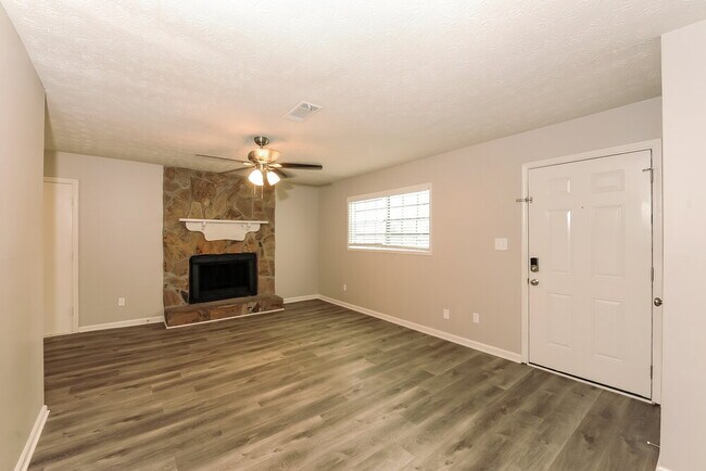 Building Photo - 561 Carithers Rd
