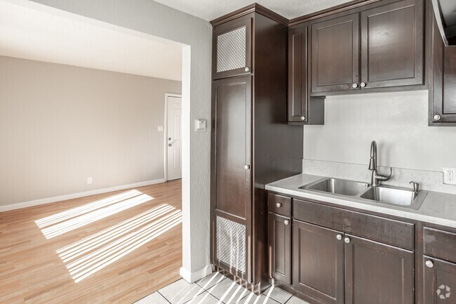 1 habitación, 1 baño - 468 pies cuadrados - Cocina/comedor - 819 W 137th St