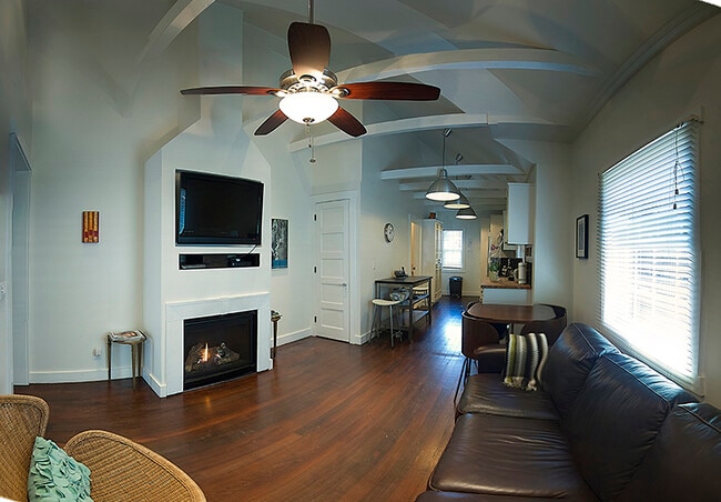 Building Photo - 252 Market St