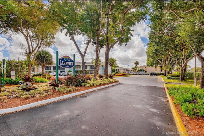 Beautiful condo in Miami-Dade County Florida - 9727 Hammocks Blvd