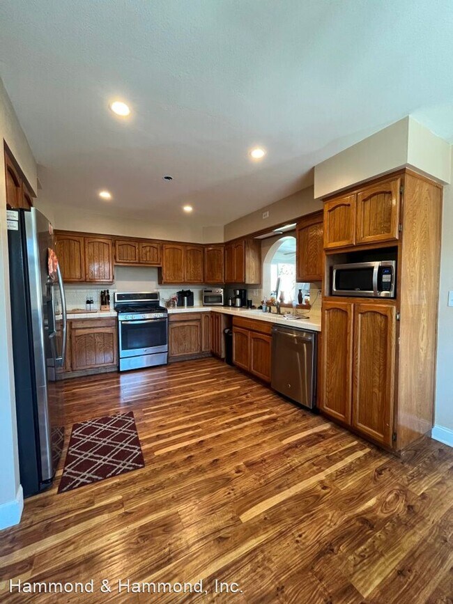 Foto del edificio - 3 br, 2 bath House - 6271 Marsha Ave.