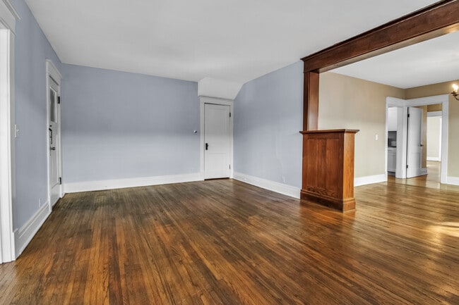 living room - 175 Tacoma Ave