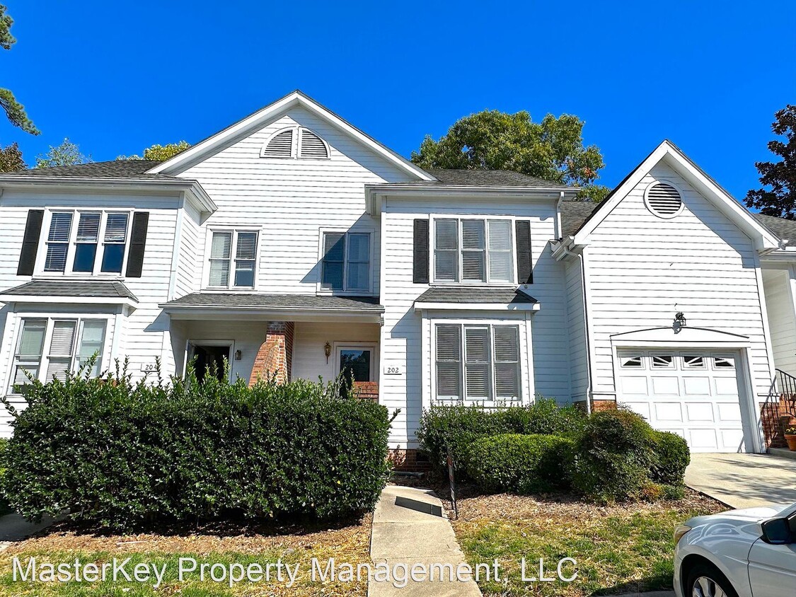 Primary Photo - 3 br, 2.5 bath House - 202 Vinca Circle