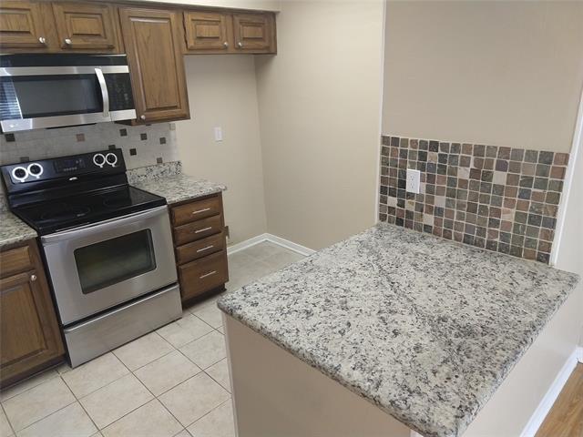 Building Photo - 2101 Rainbow Dr