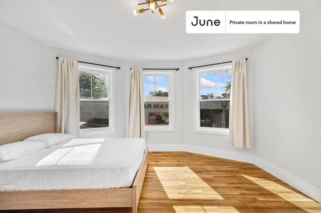 Foto del edificio - Room in Shared 5 bed/2 bath home