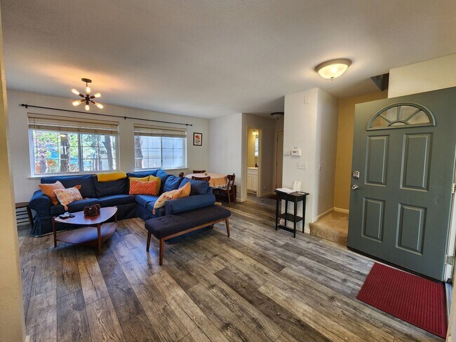 Foto del edificio - Summer Lease: Tahoe Donner Townhome Packed...
