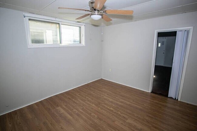 Foto del edificio - 3971-3971 E 64th St