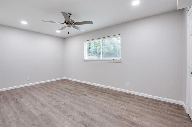 Foto del edificio - 5444 Gaston Ave